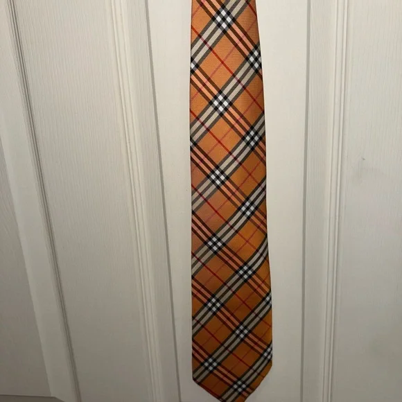 Burberry Gold and Black Silk Move Check Tie - Picture 1 of 4